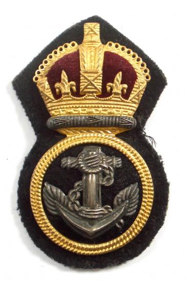 WW2 Royal Navy Petty Officer gilt metal economy issue cap badge