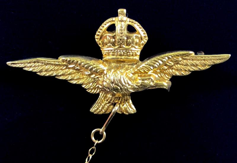 WW2 Royal Air Force officers field service hat badge sweetheart brooch